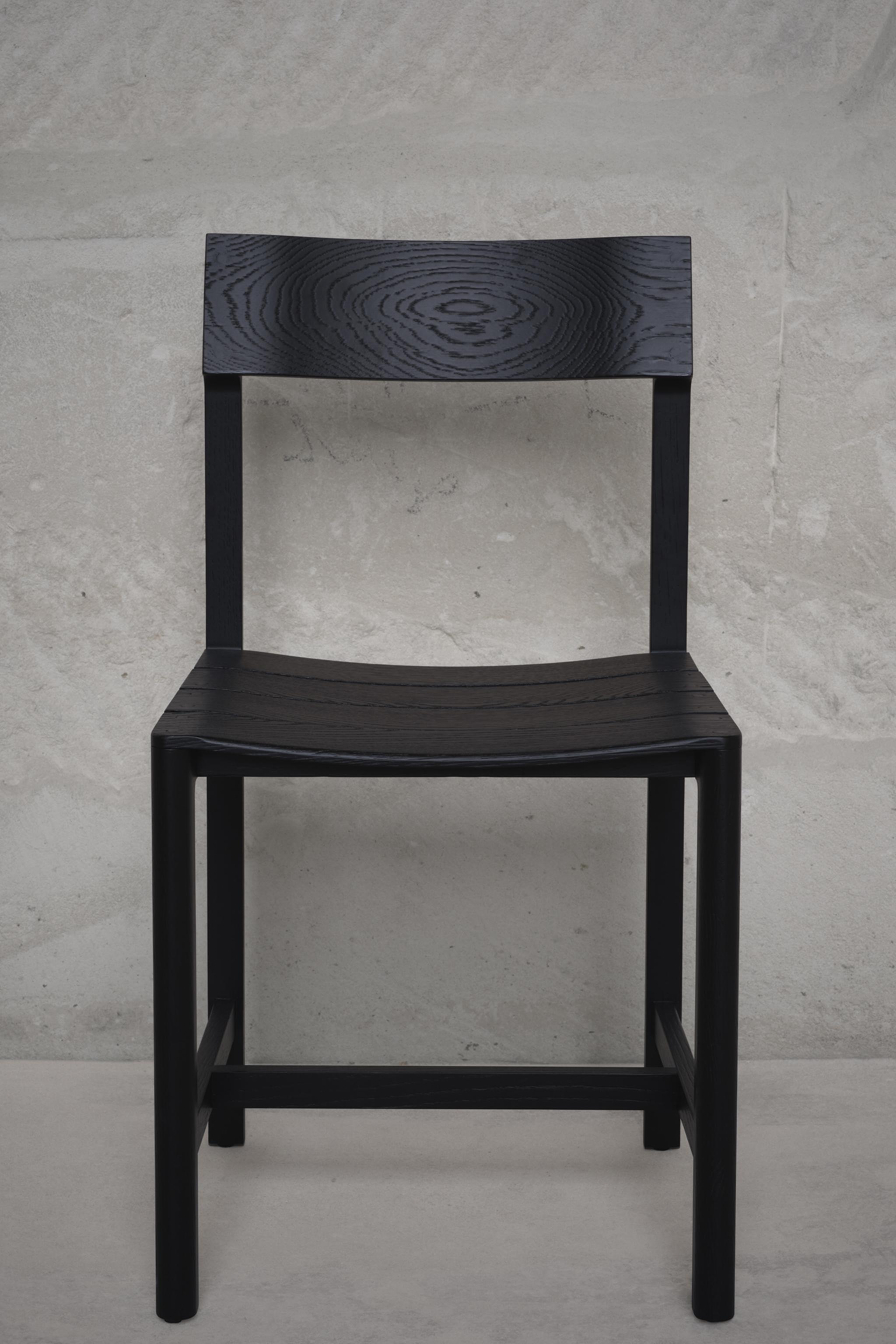 CHAIR 04